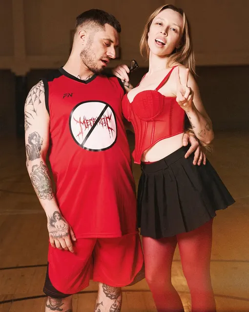 Паша Техник часто проводил время с различными девушками