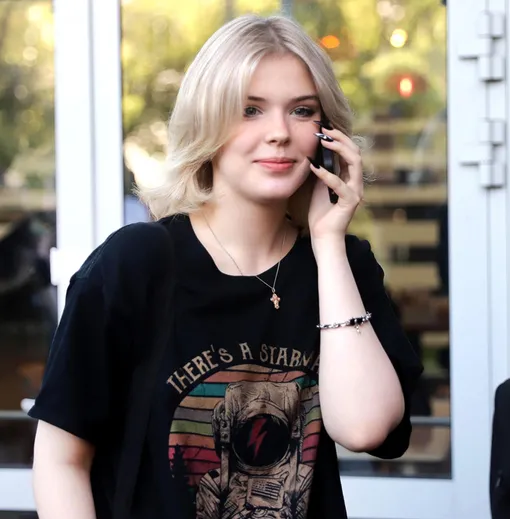 Евгения Абдулова отметила 18-летие Евгения Абдулова отметила 18-летие