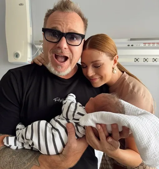 Владимир Пресняков и Наталья Подольская с Евой на руках Владимир Пресняков и Наталья Подольская с Евой на руках