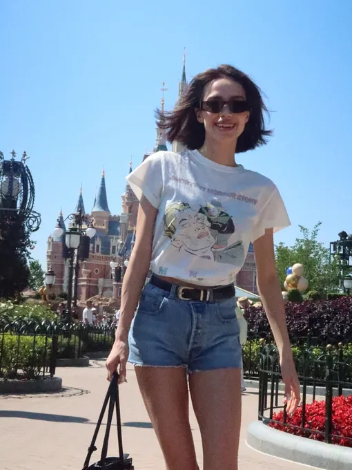 Алина Загитова в Диснейленде Алина Загитова в Диснейленде