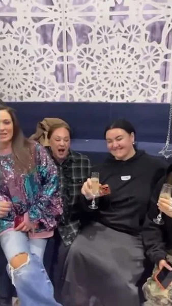 Нажми и смотри