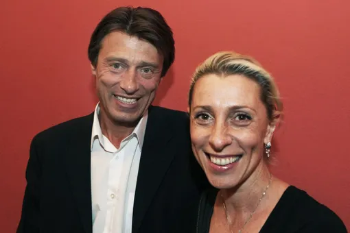 «Я впервые выпила стакан с локтя»: бывшая жена Анатолия Лобоцкого Юлия Рутберг почтила память актера на прощании с ним «Я впервые выпила стакан с локтя»: бывшая жена Анатолия Лобоцкого Юлия Рутберг почтила память актера на прощании с ним