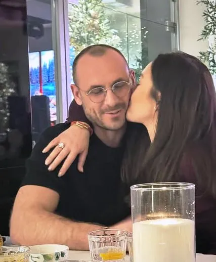 Ирина Дубцова с бойфрендом в ресторане