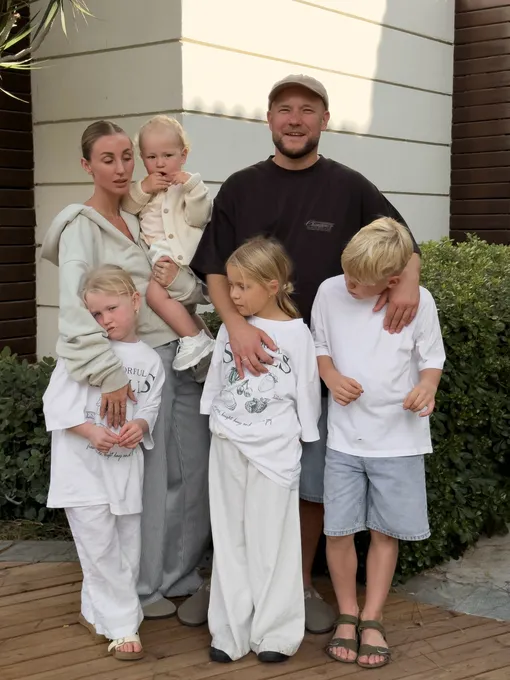 Александра и Владимир Селивановы с детьми Александра и Владимир Селивановы с детьми