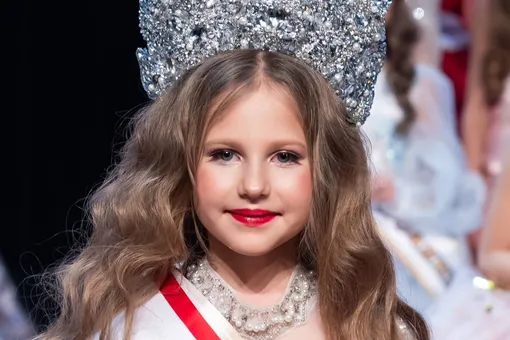 Самой красивой девочкой России признали 7-летнюю Стеллу Крикунову из Воронежа Самой красивой девочкой России признали 7-летнюю Стеллу Крикунову из Воронежа
