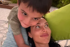 «Я ощущала в нем своего друга, а не только сына»: Анастасия Решетова снялась с 6-летним Ратмиром на Мальдивах