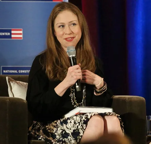 Челси Клинтон выступила в поддержку Меган Маркл