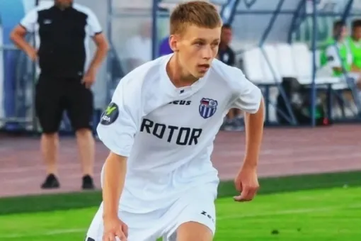 «Мой сын скончался в карете скорой помощи»: мать 16-летнего футболиста Максима Семенова обвиняет диспетчеров «Мой сын скончался в карете скорой помощи»: мать 16-летнего футболиста Максима Семенова обвиняет диспетчеров