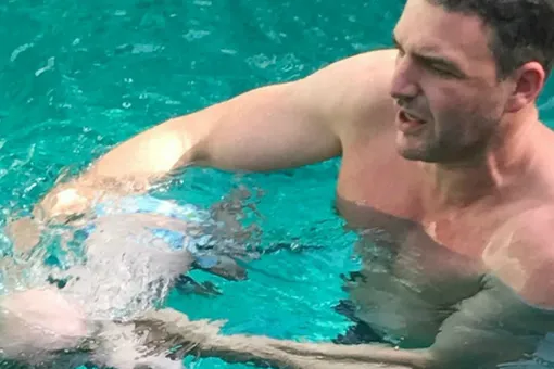 Ксения Собчак показала, как плавает ее восьмимесячный сын