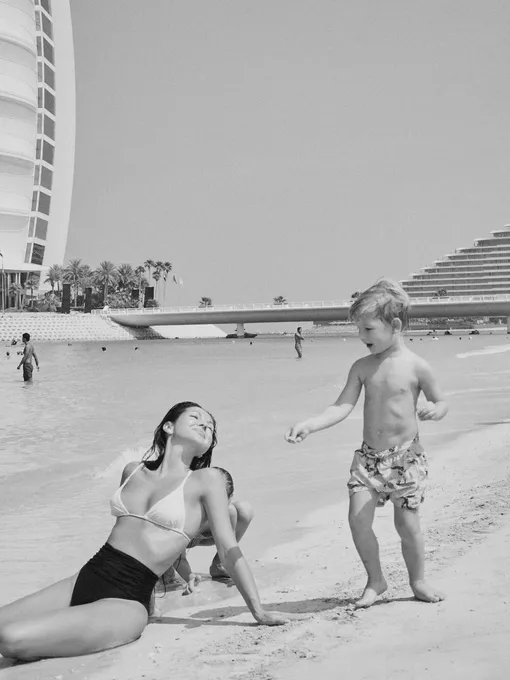 Нюша воссоединилась с детьми в Дубае