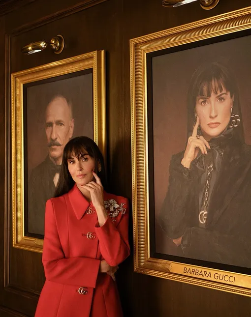 Челка-шторка, как у Деми Мур: изучаем самый стильный бьюти-камбэк осени Челка-шторка, как у Деми Мур: изучаем самый стильный бьюти-камбэк осени