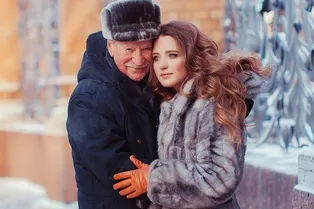 Высокие отношения: Иван Краско и его юная жена повесили «замок любви» в Питере Высокие отношения: Иван Краско и его юная жена повесили «замок любви» в Питере