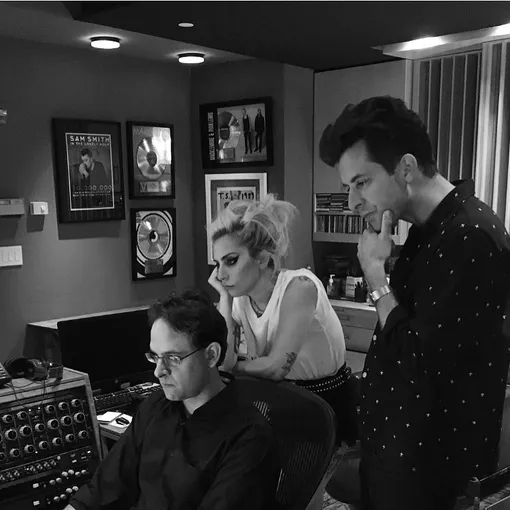 Леди Гага в студии Леди Гага в студии