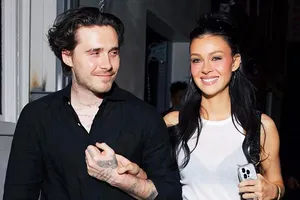 Разбил сердце матери и счастлив: Бруклина Бекхэма с Николой Пельтц сняли папарацци Разбил сердце матери и счастлив: Бруклина Бекхэма с Николой Пельтц сняли папарацци