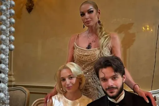 Анастасия Волочкова показала фото и видео со свадьбы 19-летней дочери