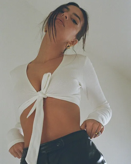 Артистка примерила более сдержанный образ