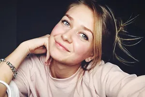 «Ужас, это не я»: Анастасия Калашникова пожаловалась на мошенников, действующих от ее имени