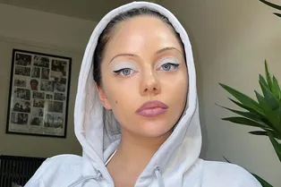 «Живот как на 7-м месяце»: звезда группы Serebro показала фигуру после родов «Живот как на 7-м месяце»: звезда группы Serebro показала фигуру после родов