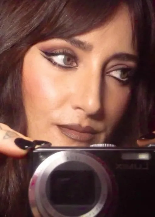 Визажистка Донни Дэви примерила макияж глаз Мэдди для своих соцсетей