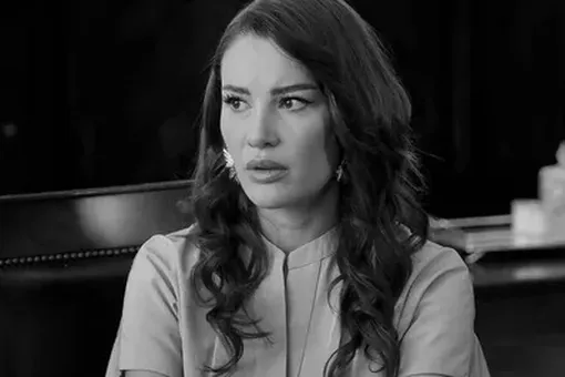 Скоропостижно скончалась в 35 лет звезда турецкого сериала «Клюквенный щербет» Эдже Иртем Скоропостижно скончалась в 35 лет звезда турецкого сериала «Клюквенный щербет» Эдже Иртем