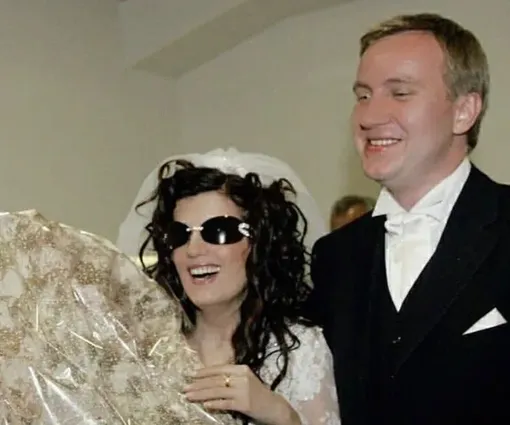 Диана Гурцкая и Петр Кучеренко поженились 20 лет назад Диана Гурцкая и Петр Кучеренко поженились 20 лет назад