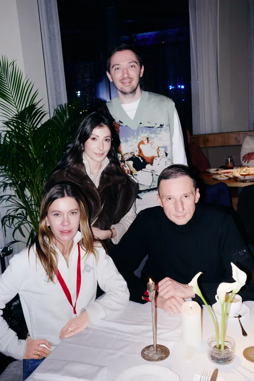 Антон и Елена Пинские с командой