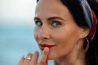 «Меня избивал продюсер»: Саша Зверева об издевательствах женатого бойфренда «Меня избивал продюсер»: Саша Зверева об издевательствах женатого бойфренда