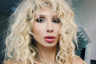 Светлана Лобода в откровенном бикини соблазнительно потанцевала на пляже в Дубае