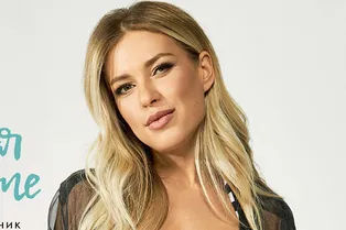 Рита Дакота в «моднейшем купальнике» снялась для обложки VOICE Shopping Рита Дакота в «моднейшем купальнике» снялась для обложки VOICE Shopping