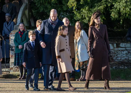 Принц Уильям и Кейт Миддлтон с детьми Джорджем, Луи и Шарлоттой