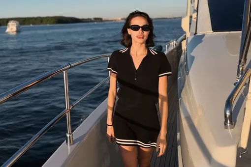«Я провела потрясающие дни!»: Алина Загитова в мини-юбке снялась на борту яхты «Я провела потрясающие дни!»: Алина Загитова в мини-юбке снялась на борту яхты