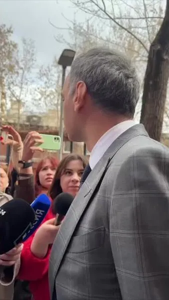 Нажми и смотри