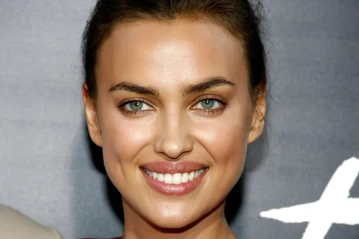 Прилетевшая на фестиваль в Сан-Ремо Ирина Шейк показала откровенное фото из лифта Прилетевшая на фестиваль в Сан-Ремо Ирина Шейк показала откровенное фото из лифта