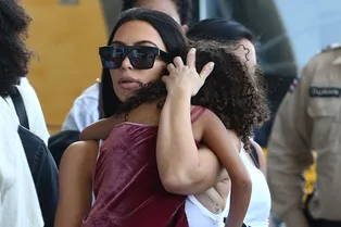 Ким Кардашьян заподозрили в отшельничестве с целью уменьшить ягодицы Ким Кардашьян заподозрили в отшельничестве с целью уменьшить ягодицы