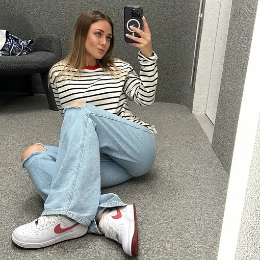 Карьера Ингрид Олеринской началась с роли в фильме Романа Каримова «Неадекватные люди» 2010 года Карьера Ингрид Олеринской началась с роли в фильме Романа Каримова «Неадекватные люди» 2010 года