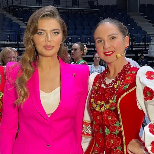 Алина Кабаева снялась с Евгенией Джевага Алина Кабаева снялась с Евгенией Джевага