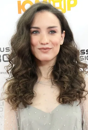 Сравнение, может, и спорное, однако на личном фронте у Дайнеко все так же сложно, как и у ее американской коллеги участницы фабрики звезд