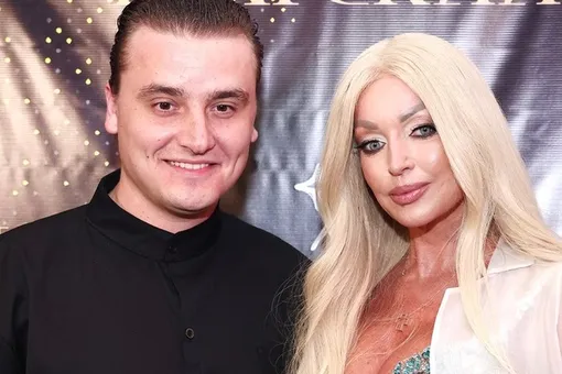 Анастасия Волочкова рассказала об отношениях с молодым танцором, с которым снималась обнаженной на Мальдивах Анастасия Волочкова рассказала об отношениях с молодым танцором, с которым снималась обнаженной на Мальдивах
