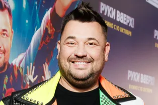 Сергей Жуков на премьере фильма «Руки вверх!» рассказал, зачем взял с собой в тур Влада Прохорова Сергей Жуков на премьере фильма «Руки вверх!» рассказал, зачем взял с собой в тур Влада Прохорова