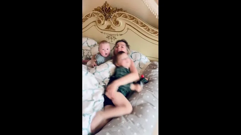 Нажми и смотри
