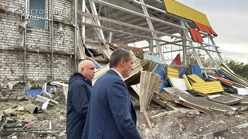 Сергей Цивилев и Вячеслав Гладков приехали на место ракетного обстрела Сергей Цивилев и Вячеслав Гладков приехали на место ракетного обстрела