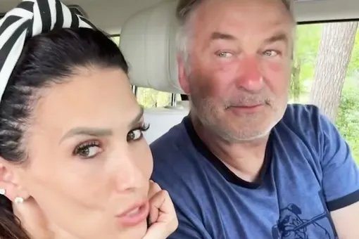 «Я сломала бедро»: жена Алека Болдуина показала большой шрам «Я сломала бедро»: жена Алека Болдуина показала большой шрам