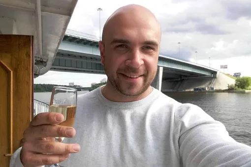Звезда «Дома-2» внезапно отменил свадьбу Звезда «Дома-2» внезапно отменил свадьбу