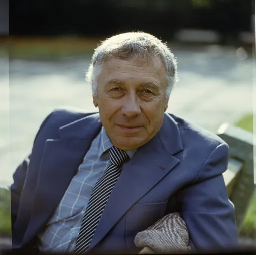 Анатолий Папанов принес извинения Ольге Аросевой