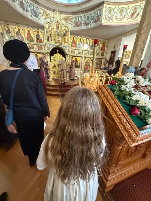 Дочь Ирины Шейк на отдыхе с матерью