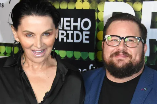 Свадьба в Голливуде: сын Шер женился на копии своей матери Свадьба в Голливуде: сын Шер женился на копии своей матери