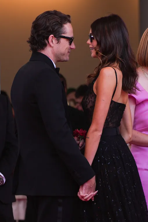 Кайя Гербер выбрала прозрачное кружевное платье