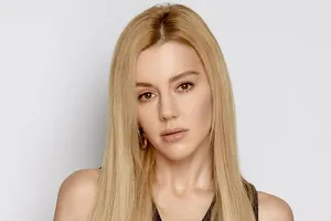 Юлианна Караулова показала фигуру в купальнике на отдыхе с мужем и сыном на Мальдивах