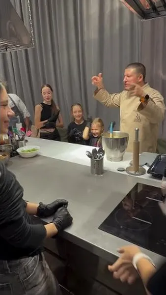 Нажми и смотри