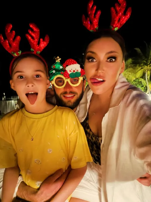 Иван Петренко с дочерью и Ирина Дубцова